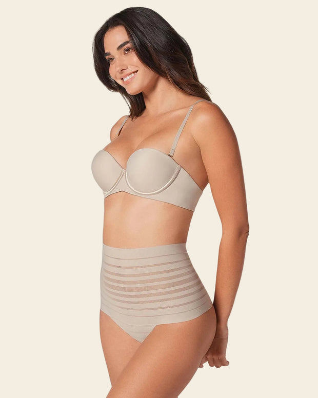 Panty brasilera tiro alto de control suave de abdomen