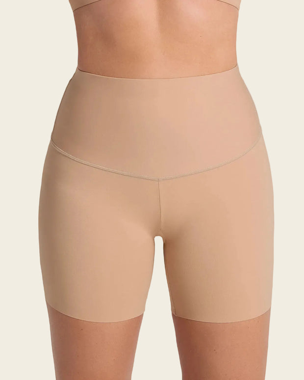 Short de compresión de abdomen y cintura que disimula la celulitis
