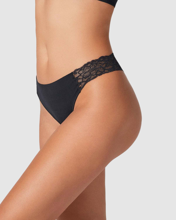 Brasilera invisible con toques de encaje en laterales