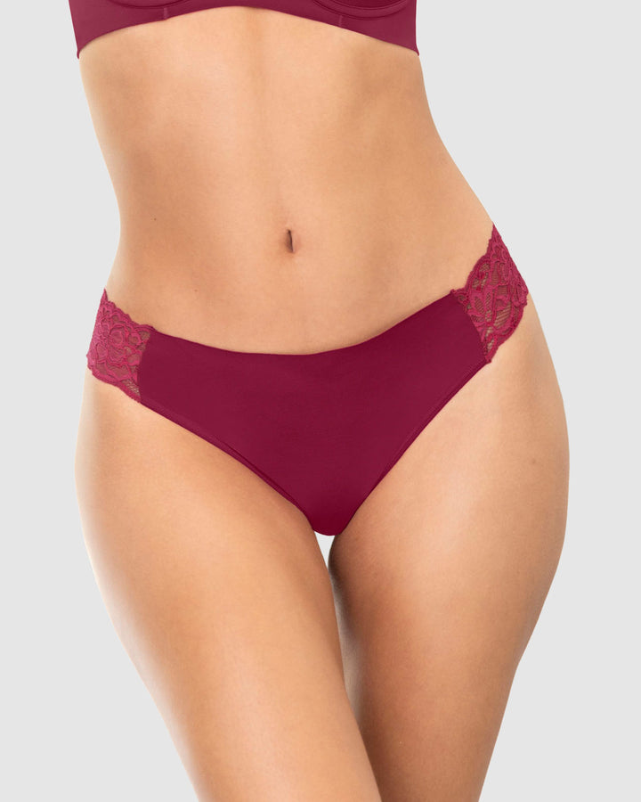 Brasilera invisible con toques de encaje en laterales