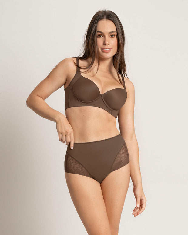 Panty faja clásico invisible con transparencias en glúteos y laterales