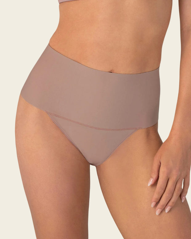 Panty faja brasilera con fajón ancho de compresión fuerte tiro alto