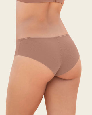 Panty cachetero con doble capa de tul en glúteos#color_640-cafe-medio
