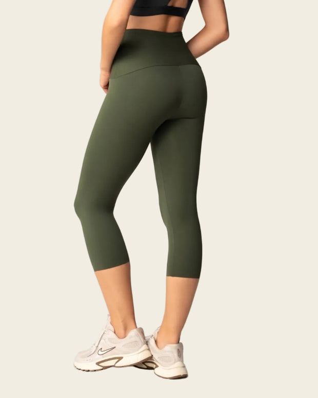 Capri deportivo tiro alto con control de abdomen