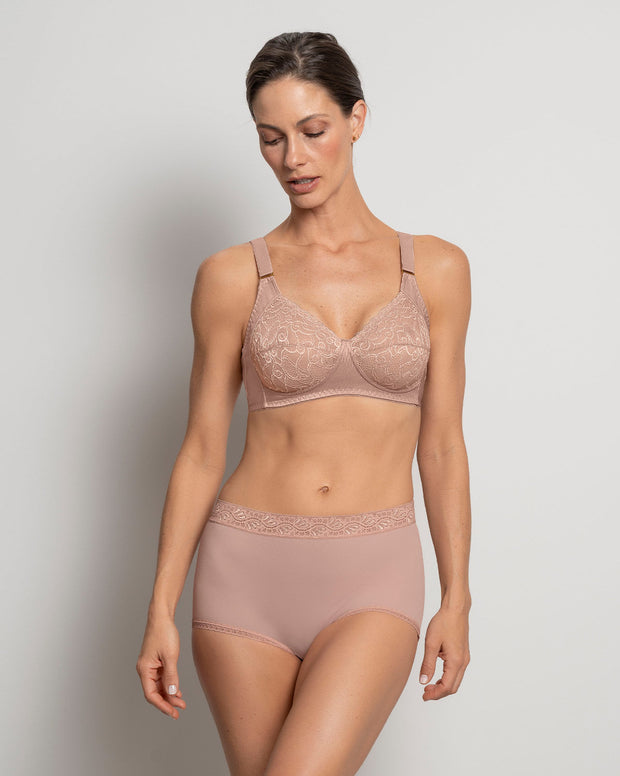 Paquete x 3 panties clásicos con toques de encaje