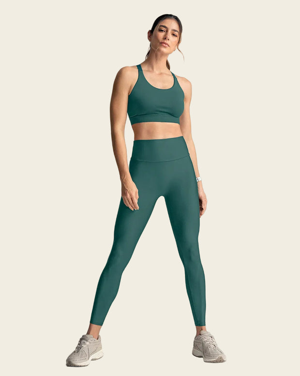 Legging deportivo tiro alto con corte en glúteos tipo corazón