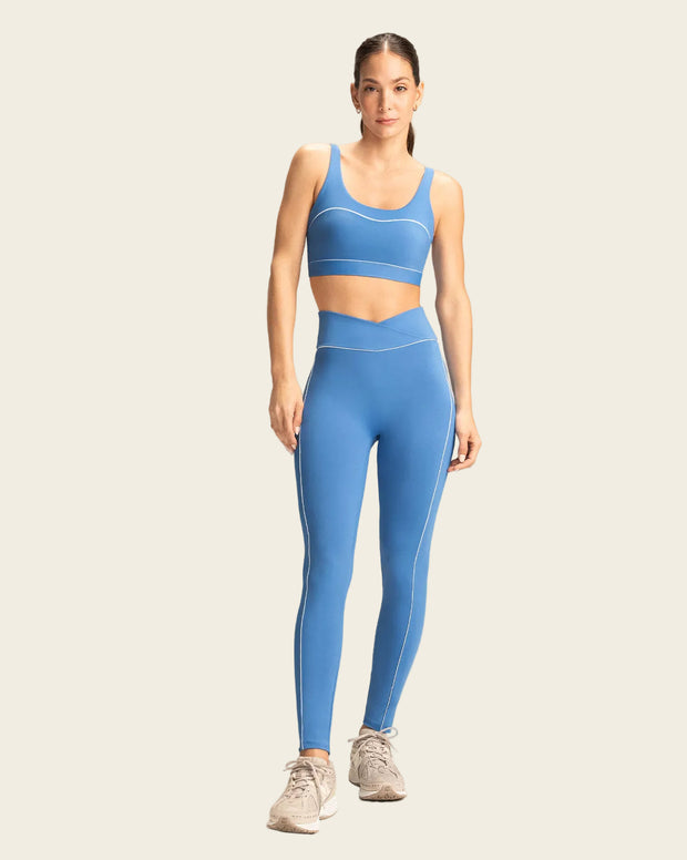 Legging deportivo con pretina en V