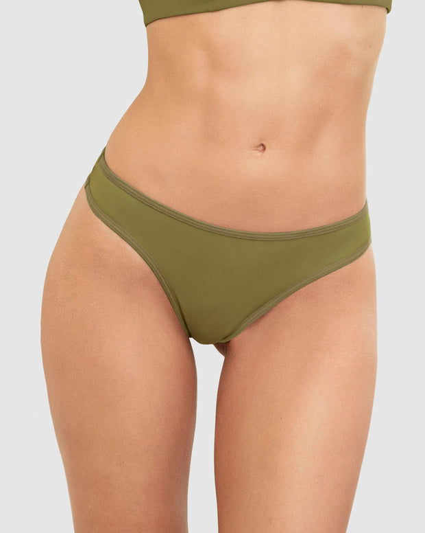 Panty estilo brasilera semidescaderado