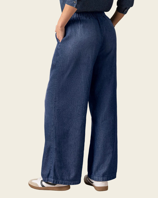 Jean bota ancha con prense decorativos en frente