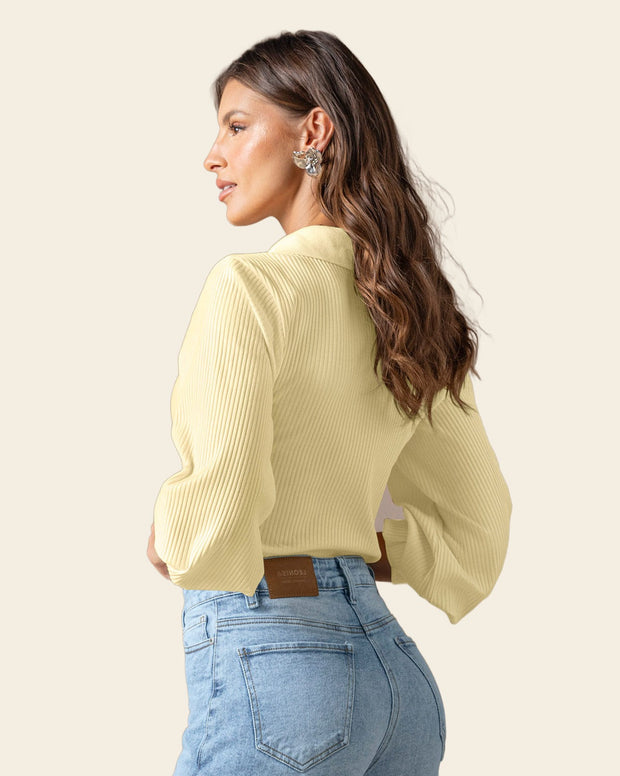 Camiseta manga larga con cuello tejido y tela acanalada