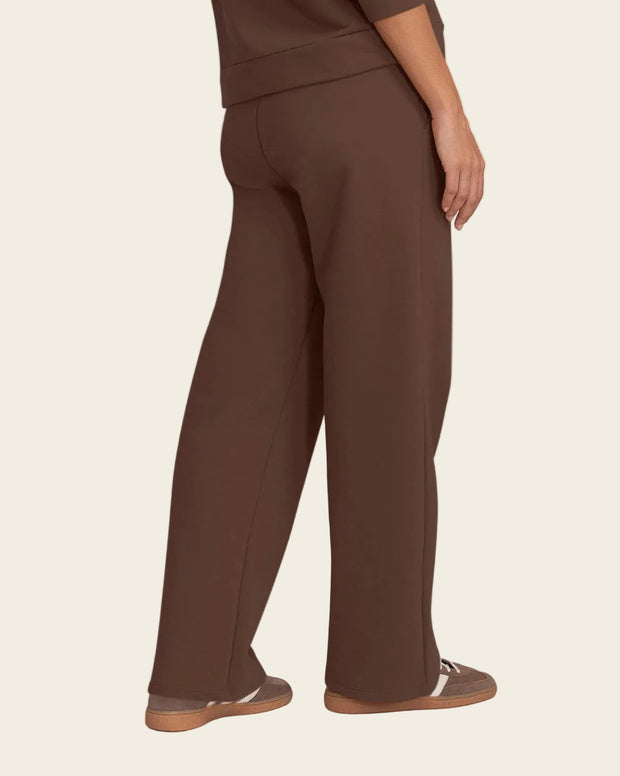 Pantalón bota amplia con elástico y tira anudable en cintura
