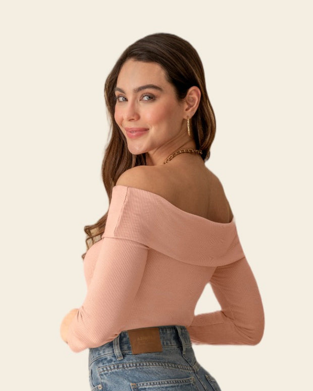 Camiseta strapless manga larga