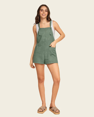Enterizo corto con bolsillos de parche#color_688-verde