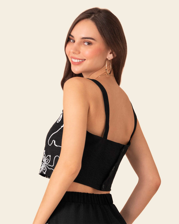 Blusa crop top con bordado en frente
