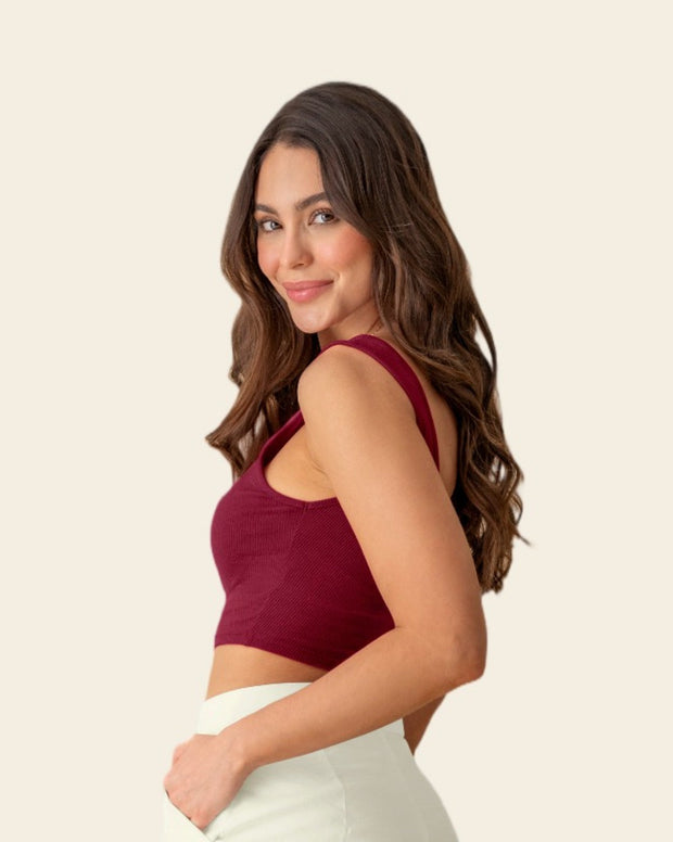 Crop top acanalado con escote asimétrico