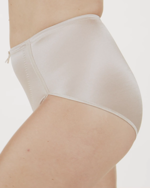 Panty faja clásico con control suave de abdomen