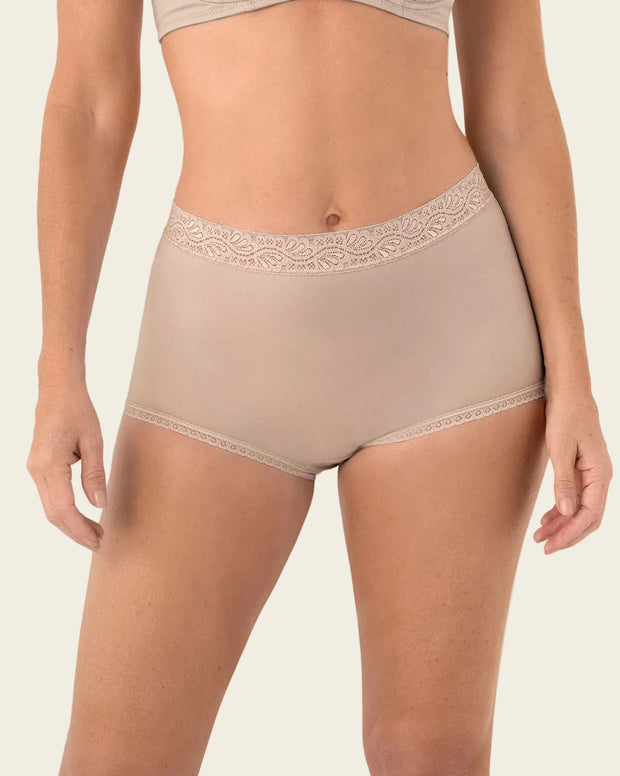 Paquete x 3 panties clásicos con toques de encaje