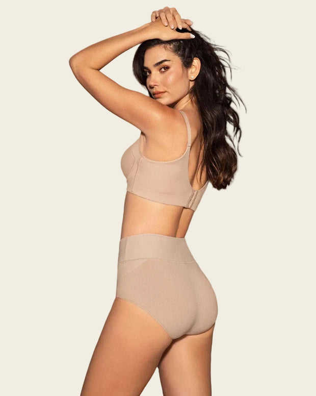 Panty faja de compresión moderada tiro alto en SkinFuse®