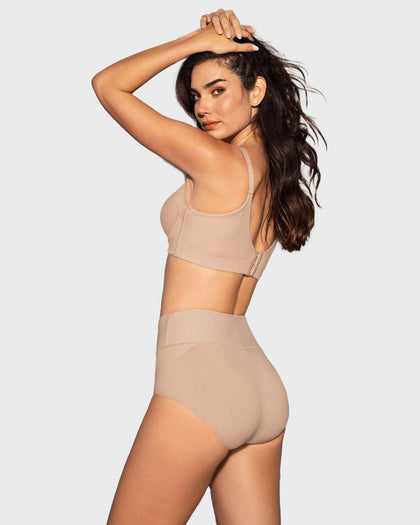 Panty faja de compresión moderada tiro alto en SkinFuse®#color_802-cafe-claro