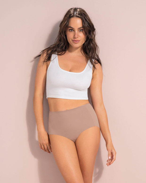 Panty clásico efecto invisible de control fuerte en abdomen