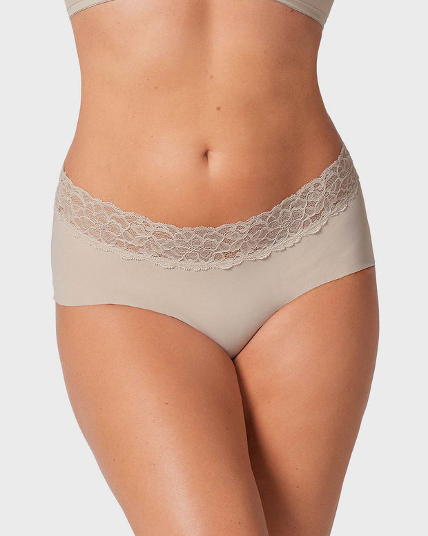 Panty hípster en tela ultraliviana con franja de encaje