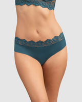 Sexy panty cachetero en tela ultraliviana con encaje comodidad total#color_541-azul-petroleo