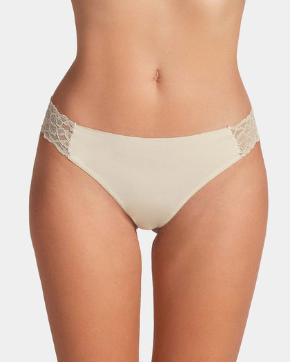 Brasilera invisible con toques de encaje en laterales#color_253-marfil