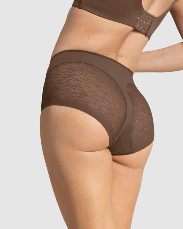 Panty faja clásico invisible con transparencias en glúteos y laterales
