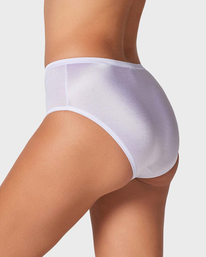 Panty clásico pierna alta con excelente cubrimiento tela suave