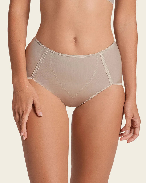 Panty faja clásico con control suave de abdomen