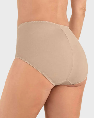 Panty clásico de compresión suave con toques de encaje en abdomen#color_802-cafe-claro