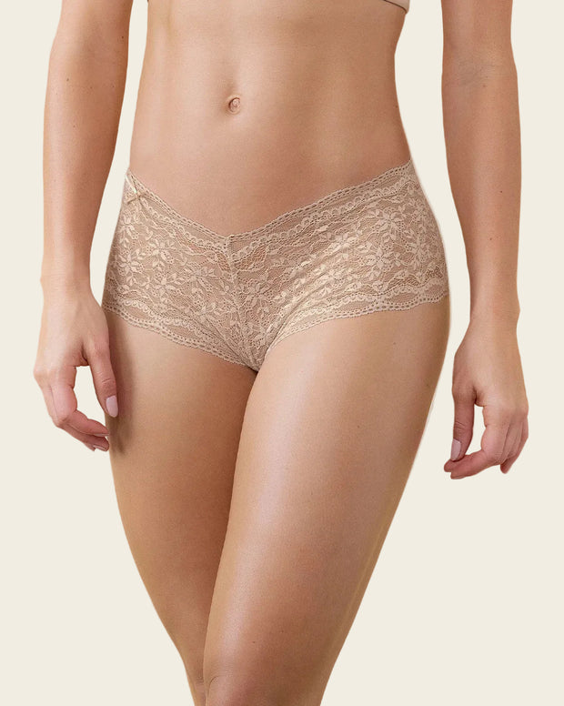 Panty estilo hipster en encaje moderno