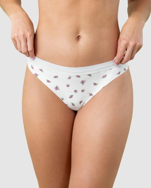 Panty brasilera Pura Suavidad#color_a58-estampado-flores-fondo-blancas