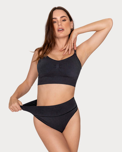Brasilera de compresión moderada tiro alto en SkinFuse®#color_700-negro