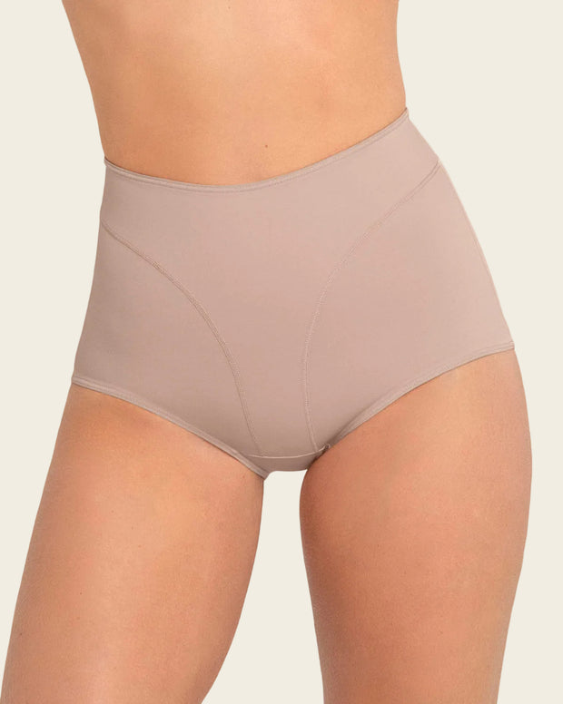 Panty clásico de compresión y tiro alto