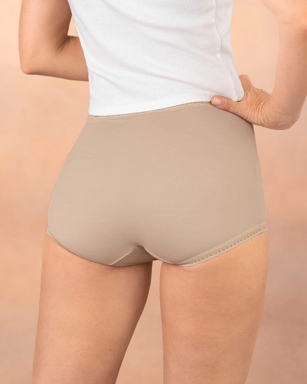 Paquete x 3 panties clásicos con toques de encaje