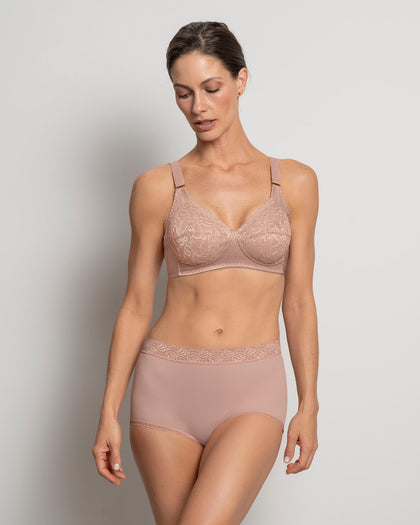 Paquete x 3 panties clásicos con toques de encaje#color_s24-verde-vino-rosa