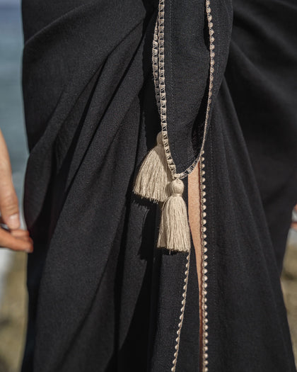 Pareo rectangular multiusos con borlas en las puntas#color_000-blanco