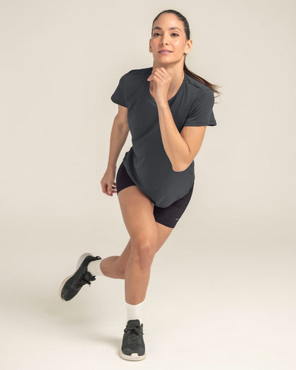 Camiseta deportiva de secado rápido y silueta semiajustada#color_795-gris-oscuro