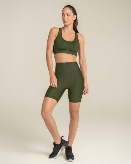 Top deportivo con espalda atlética en material de secado rápido#color_249-verde-oscuro