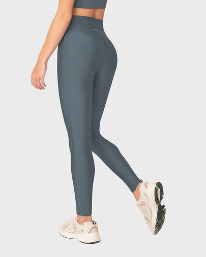 Legging deportivo tiro alto con corte en glúteos tipo corazón#color_544-verde