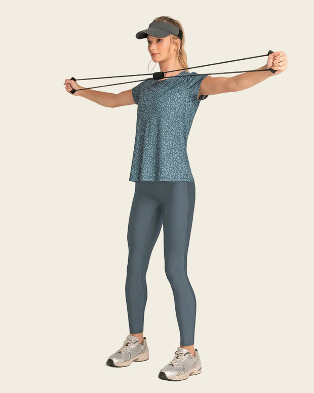 Legging deportivo tiro alto con corte en glúteos tipo corazón