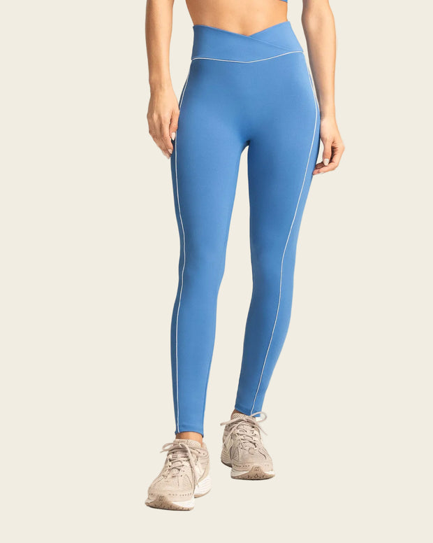 Legging deportivo con pretina en V