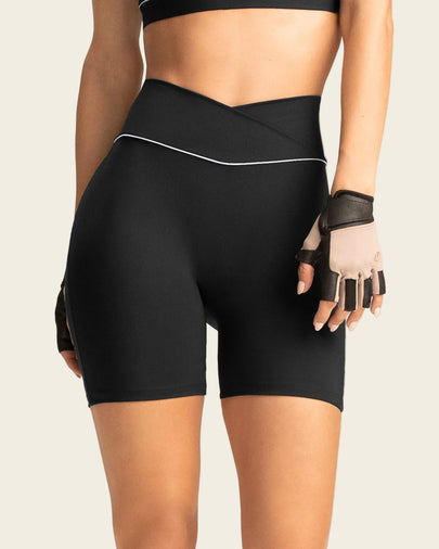 Short biker con pretina en V#color_700-negro