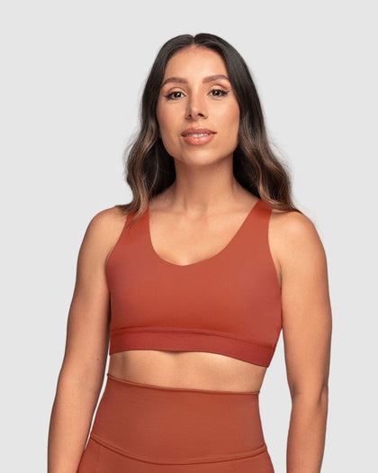 Top deportivo espalda atlética con detalles en SmartLace®#color_336-rojo-canela