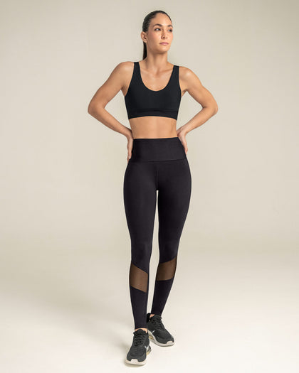 Top deportivo espalda atlética con detalles en SmartLace®#color_700-negro