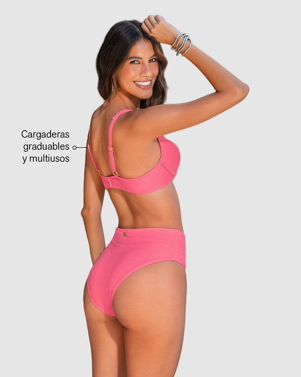 Bikini en textura acanalada con panty tiro alto y top con varillas
