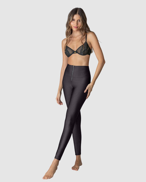 Leggings con acabado efecto cuero con compresión de abdomen#color_701-negro