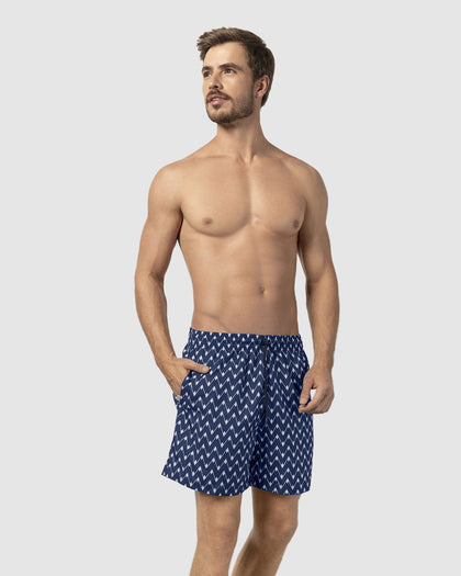 Pantaloneta de baño masculina con práctico bolsillo al lado derecho#color_a02-estampado-azul