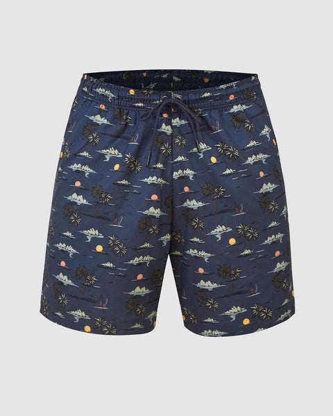 Pantaloneta de baño masculina con práctico bolsillo al lado derecho#color_b39-estampado-azul-isla